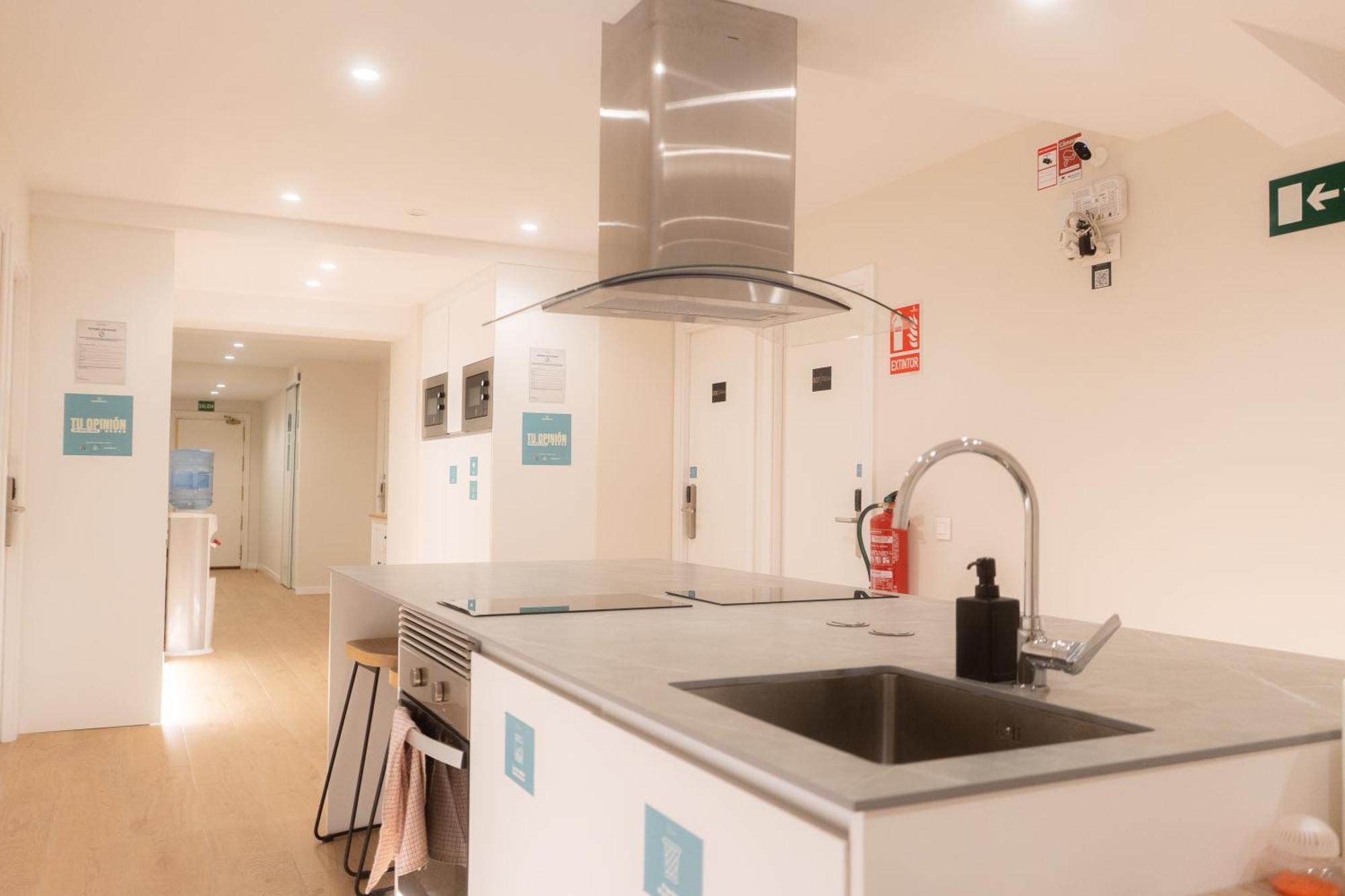 I'M Room Suites Nuevos Ministerios - Bernabeu 'Digital Access' マドリード エクステリア 写真