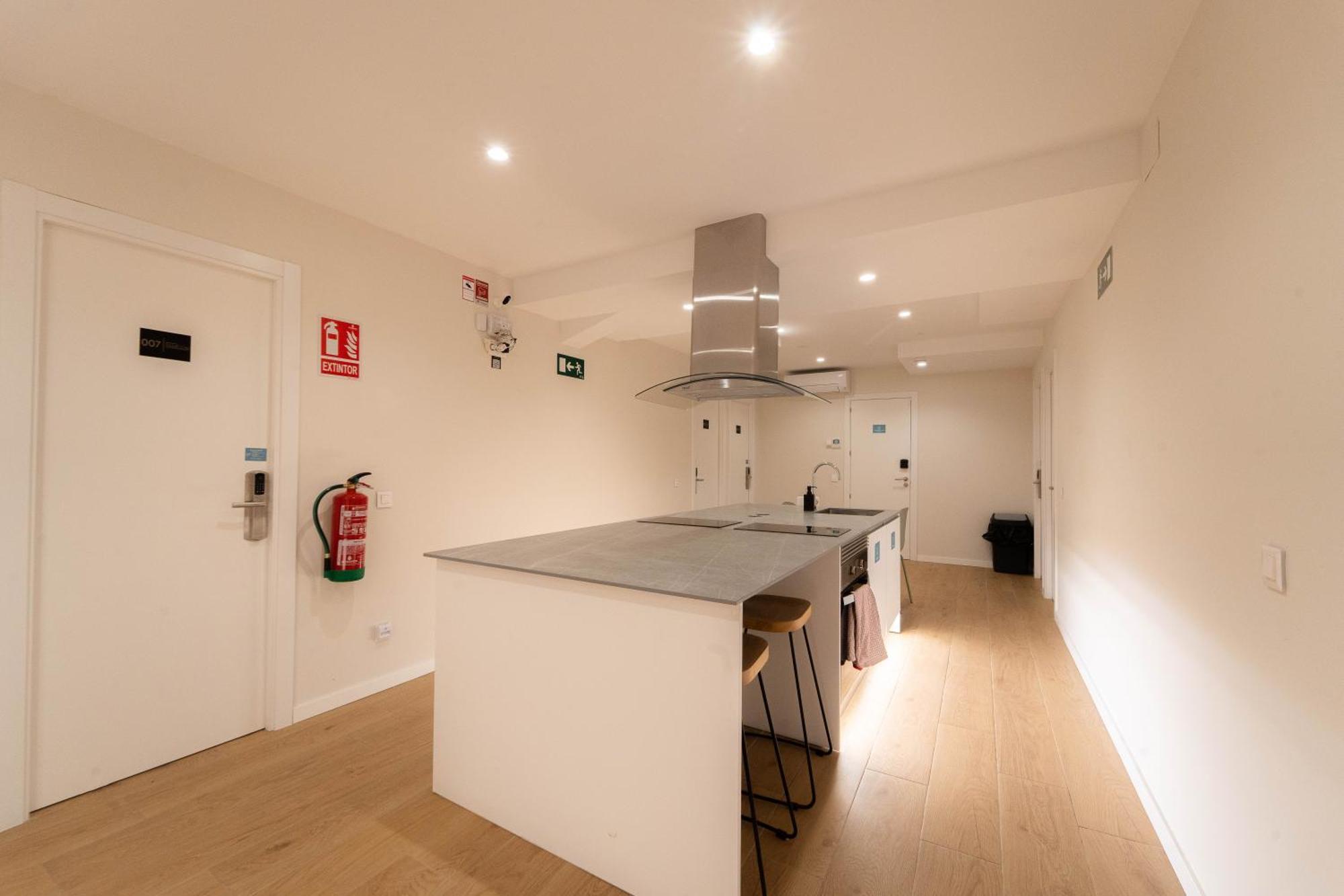 I'M Room Suites Nuevos Ministerios - Bernabeu 'Digital Access' マドリード エクステリア 写真