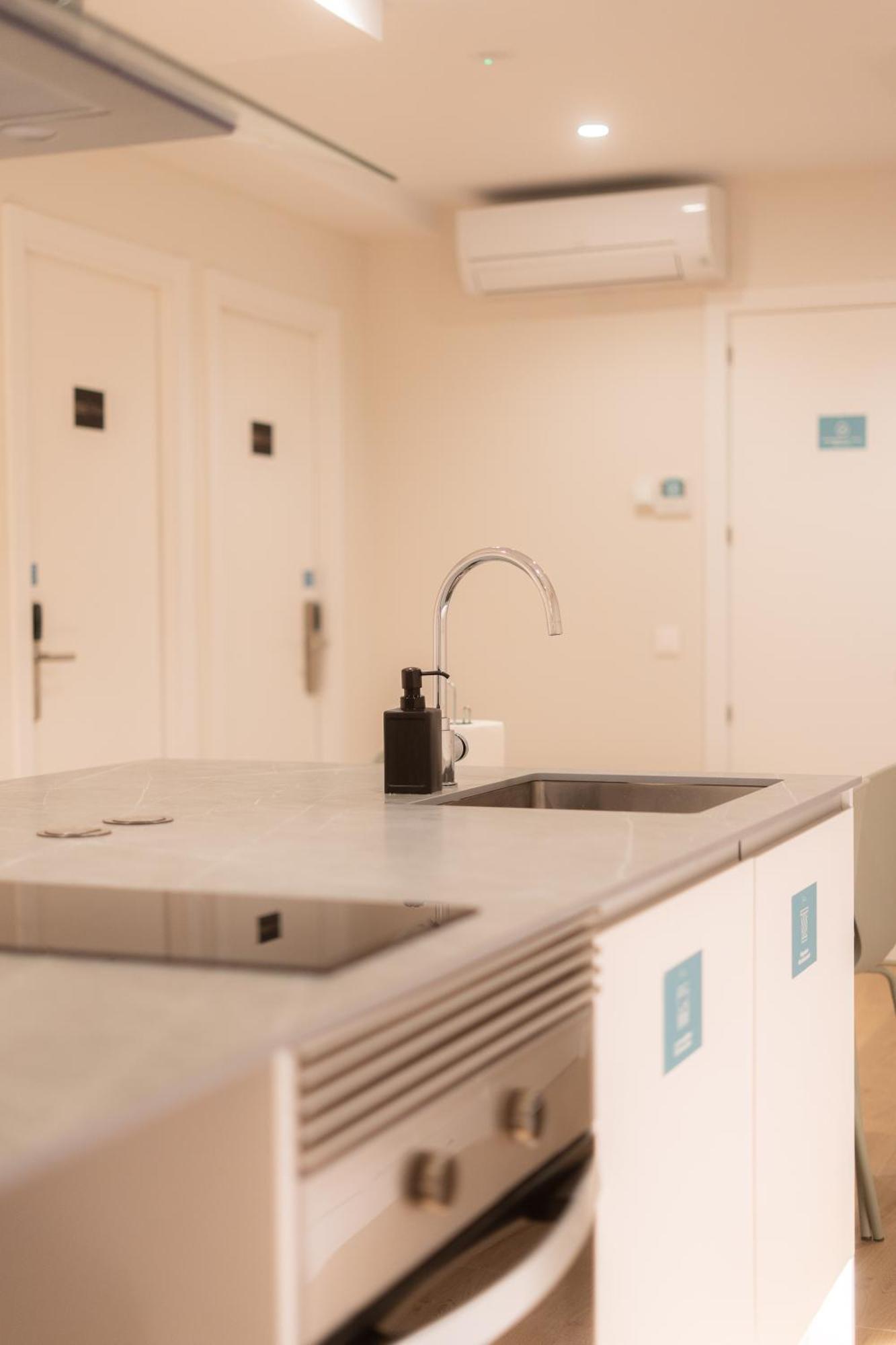 I'M Room Suites Nuevos Ministerios - Bernabeu 'Digital Access' マドリード エクステリア 写真